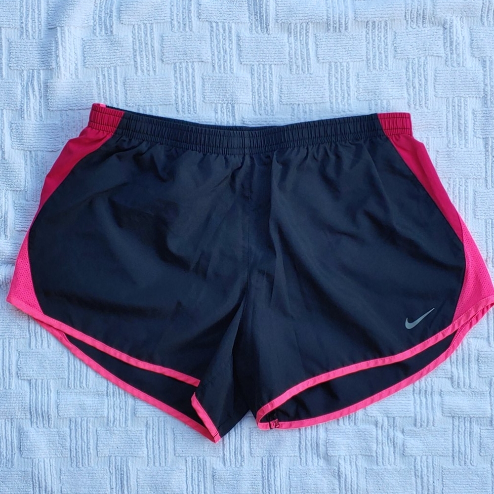 EUC Nike running shorts size medium